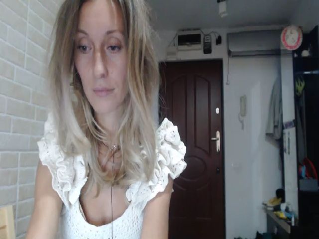 Live sex webcam photo for Sun5hine #269323447