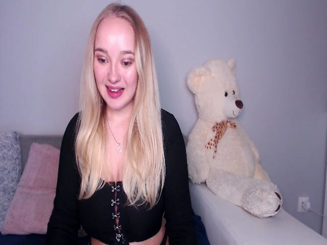 Live sex webcam photo for MercedesRay #269332548