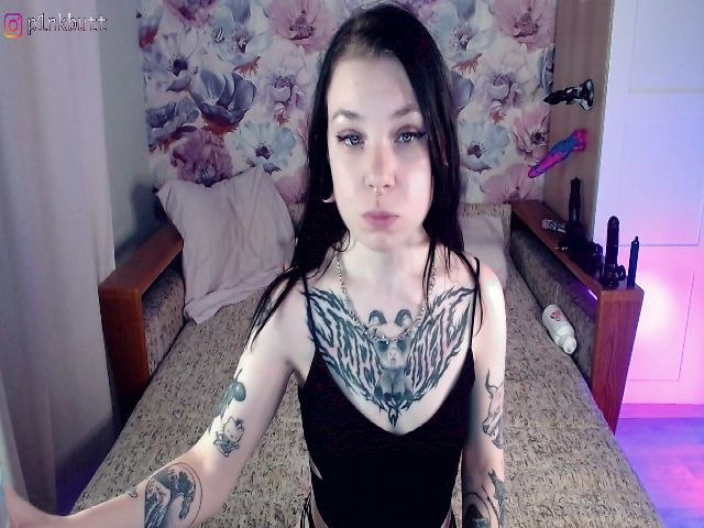 Live sex webcam photo for PinkSlobber #269333691