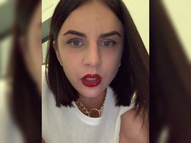 Live sex webcam photo for HannaMils #269324186