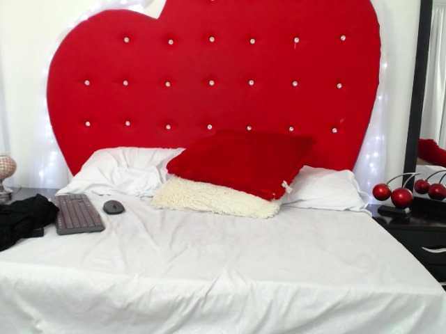 Live sex webcam photo for StefanyMilf #269335635