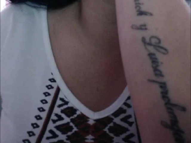 Live sex webcam photo for luzzyhot #269351112