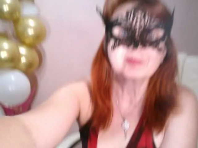 Live sex webcam photo for leeloofire #269349720