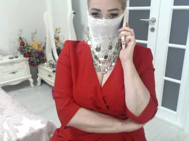 Live sex webcam photo for mirage40 #269349982