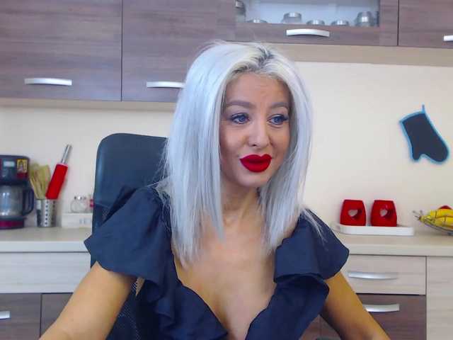 Live sex webcam photo for Miss-Kora #269340916