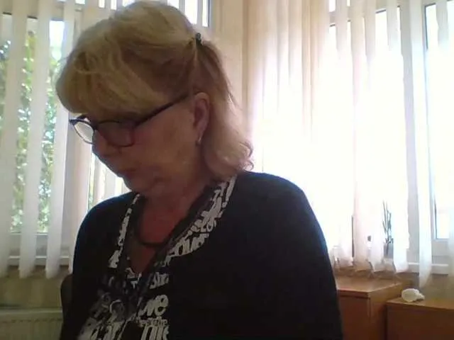 Live sex webcam photo for Luiziana111 #269340230