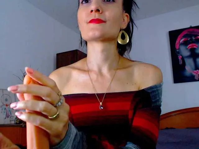 Live sex webcam photo for SexyAylin4u #269345001