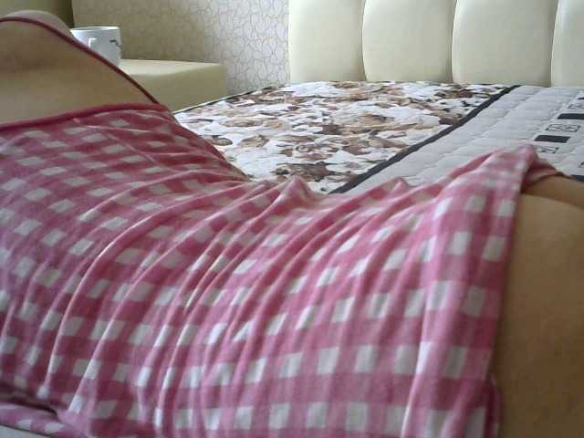 Live sex webcam photo for Saraoff82 #269345164