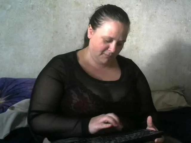 Live sex webcam photo for RealWitch #269344976