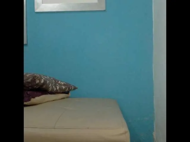 Live sex webcam photo for scarlet89 #269351226