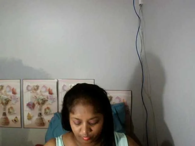 Live sex webcam photo for Indiantasha #287986199