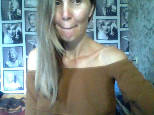 Live sex webcam photo for Aurora108 #288002790