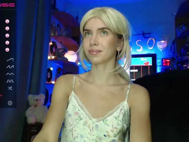 Live sex webcam photo for kika-Co #269349628