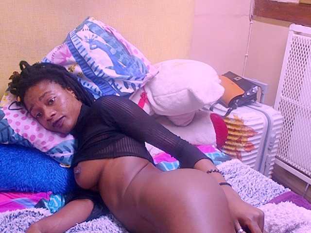 Live sex webcam photo for JahFoxy #269340810