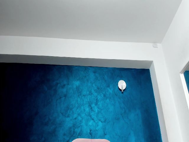 Live sex webcam photo for MayaHelen #269341697