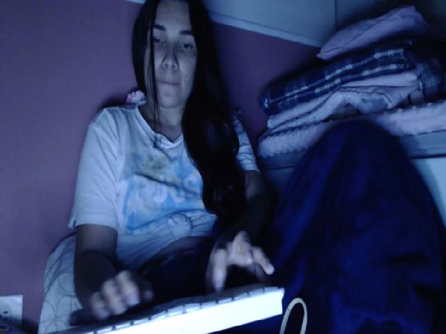 Live sex webcam photo for Joanne7 #269338569