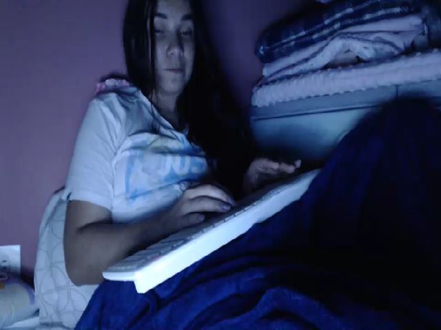 Live sex webcam photo for Joanne7 #269338877
