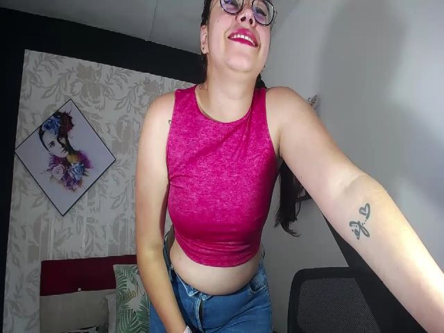 Live sex webcam photo for Marylin_hot10 #269352418