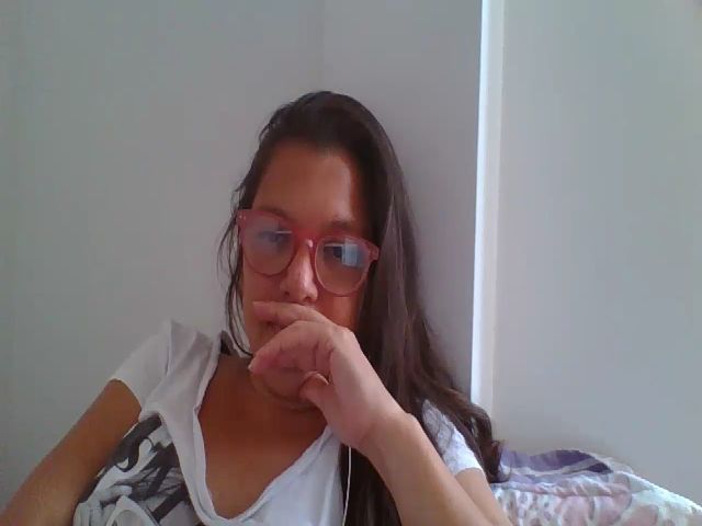 Live sex webcam photo for SweetLola01 #269347842