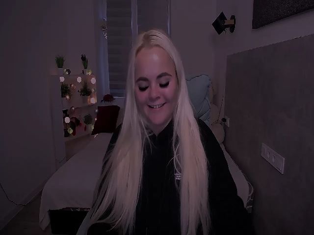 Live sex webcam photo for Jenni__fer #269338456