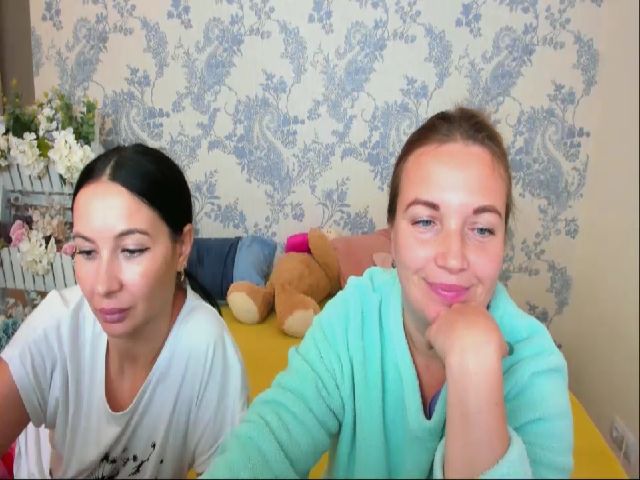 Live sex webcam photo for NikaRysa #269338175