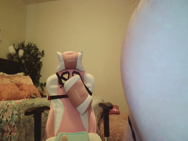 Live sex webcam photo for Freckld_Cutie #269353078