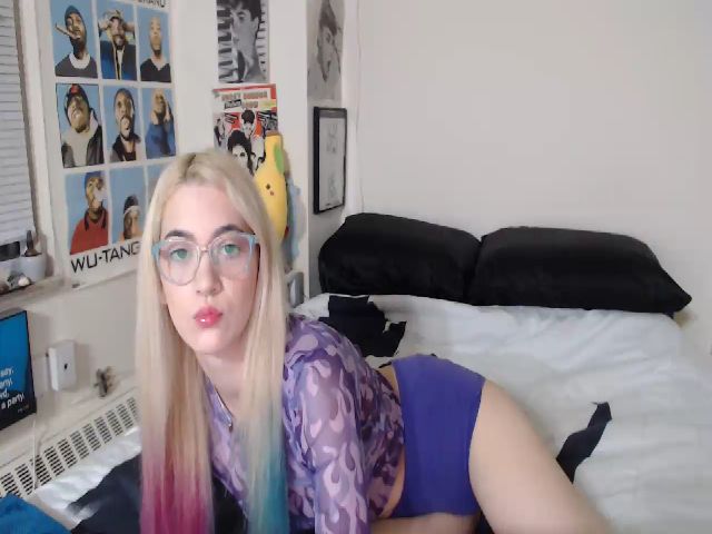 Live sex webcam photo for AnnaTame #269354867