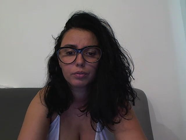 Live sex webcam photo for HotErikka #269346116