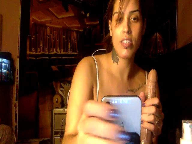 Live sex webcam photo for CubanaBoricua #269348181