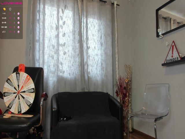 Live sex webcam photo for Emeli_Squirt #269341607