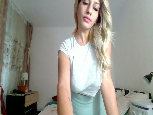 Live sex webcam photo for Erika_Sweet #269339680