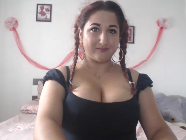 Live sex webcam photo for KinkyMyax #269341334