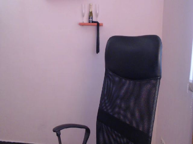 Live sex webcam photo for LexiFox_ #269344361