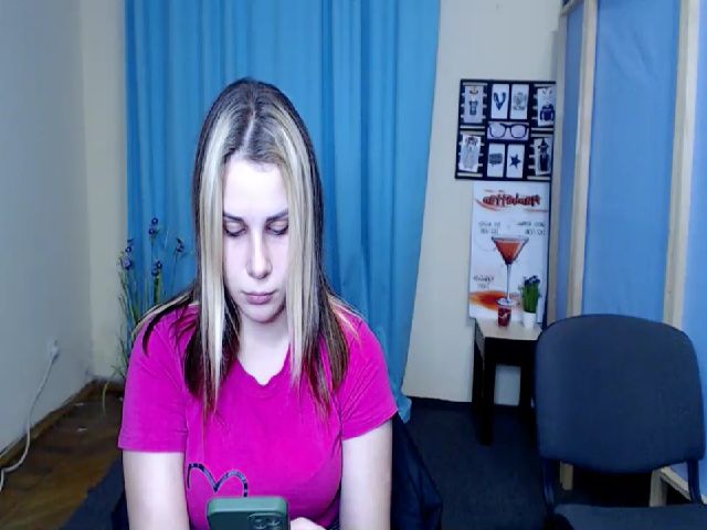 Live sex webcam photo for PolliMilk #269342407