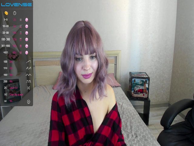 Live sex webcam photo for KassandraTeri #269344239