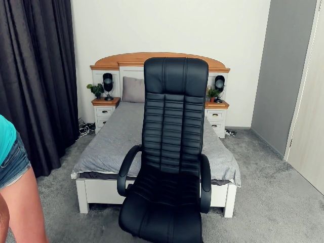 Live sex webcam photo for Gold__Dream #269346208