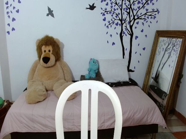 Live sex webcam photo for Cristal_zz #269349295