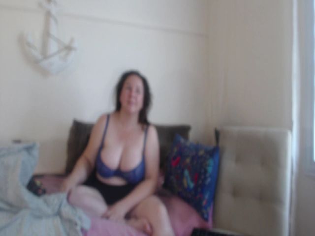 Live sex webcam photo for voluptuousDDD #269348873