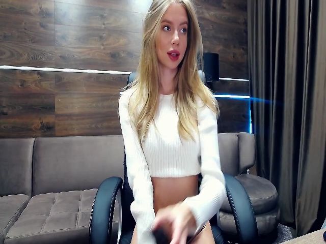 Live sex webcam photo for SashaMyLuv #269346627