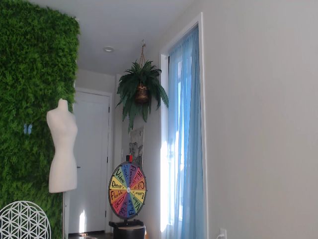 Live sex webcam photo for SnugglePunk #269354695
