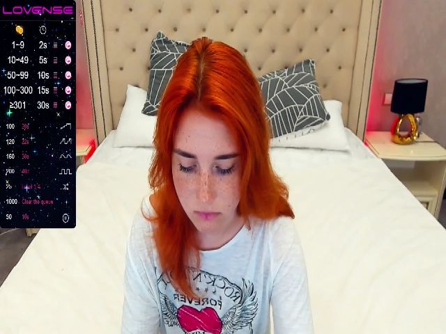 Live sex webcam photo for EmiilyFox #269341665