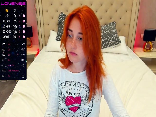 Live sex webcam photo for EmiilyFox #269343514