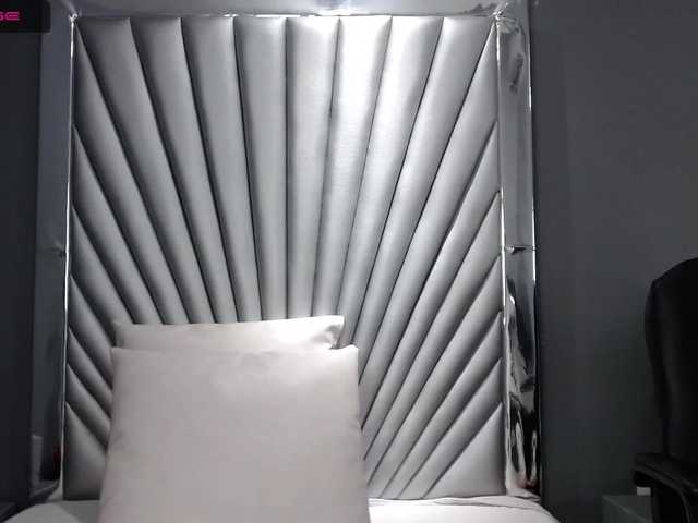 Live sex webcam photo for Megalyn #269345707