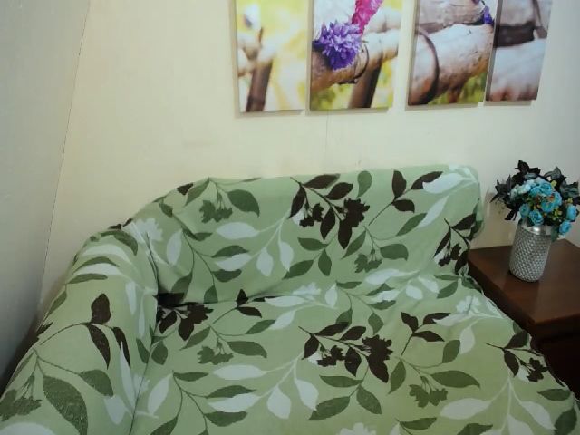 Live sex webcam photo for TeaseKate #269342993