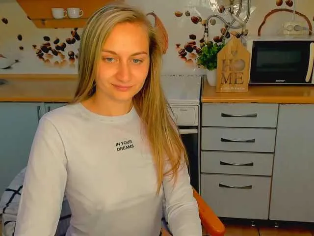 Live sex webcam photo for RitaMay #269340214