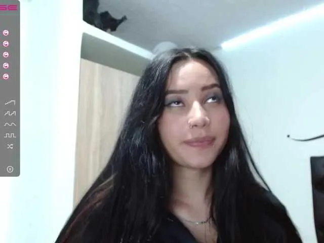 Live sex webcam photo for leia-honey #269336363