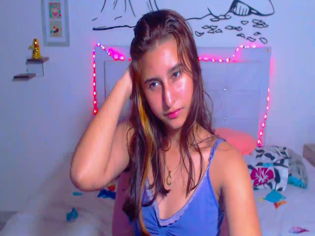 Live sex webcam photo for violeta09 #269337945