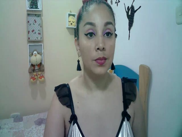 Live sex webcam photo for pamela_kuttee #269337715