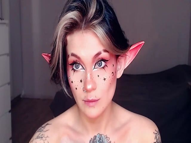 Live sex webcam photo for Hella_Hell #269343701