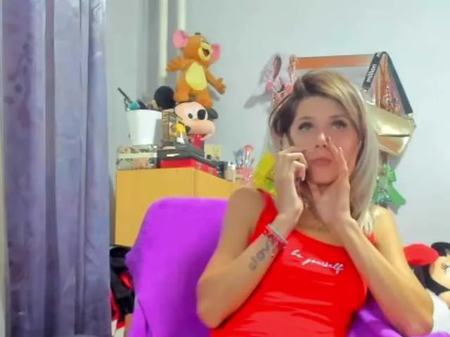 Live sex webcam photo for mariemarie03 #269345384